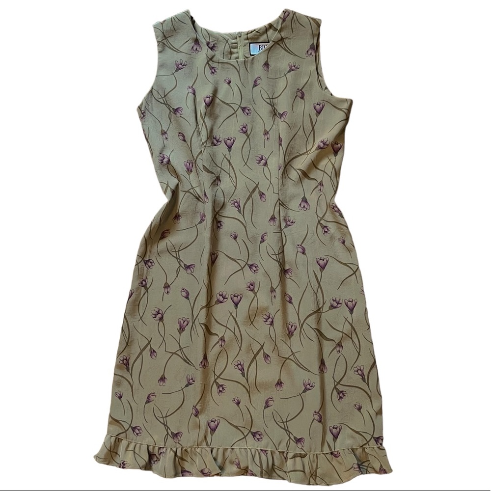 Dainty floral spring mini dress